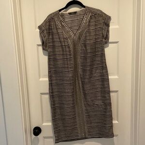 Weekend Max Mara cap sleeve shift dress— Day to Night 4 seasons—POCKETS!